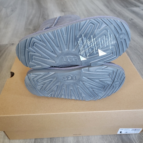 UGG Kids Classic Tall II Suede Boot - Picture 8 of 10